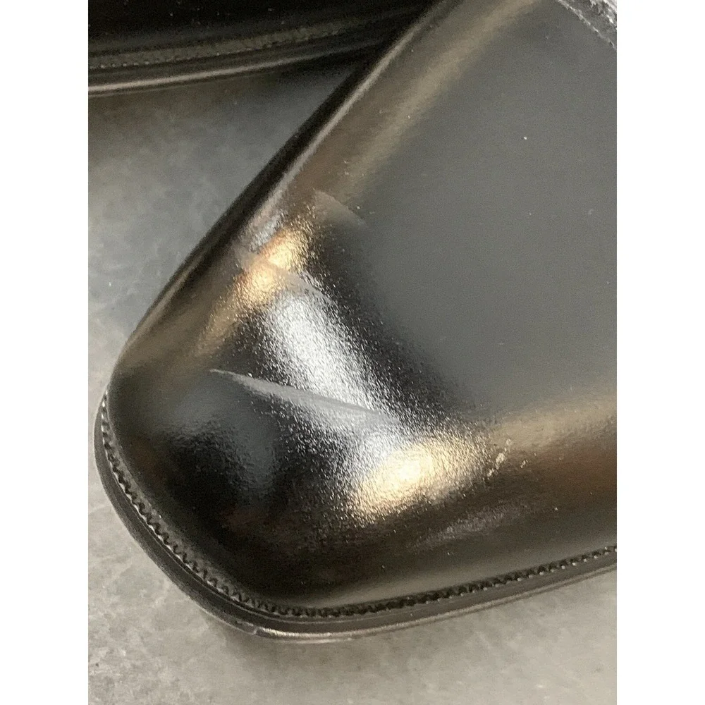 Florsheim shows wear